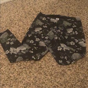 Old Navy Grey floral Legging
